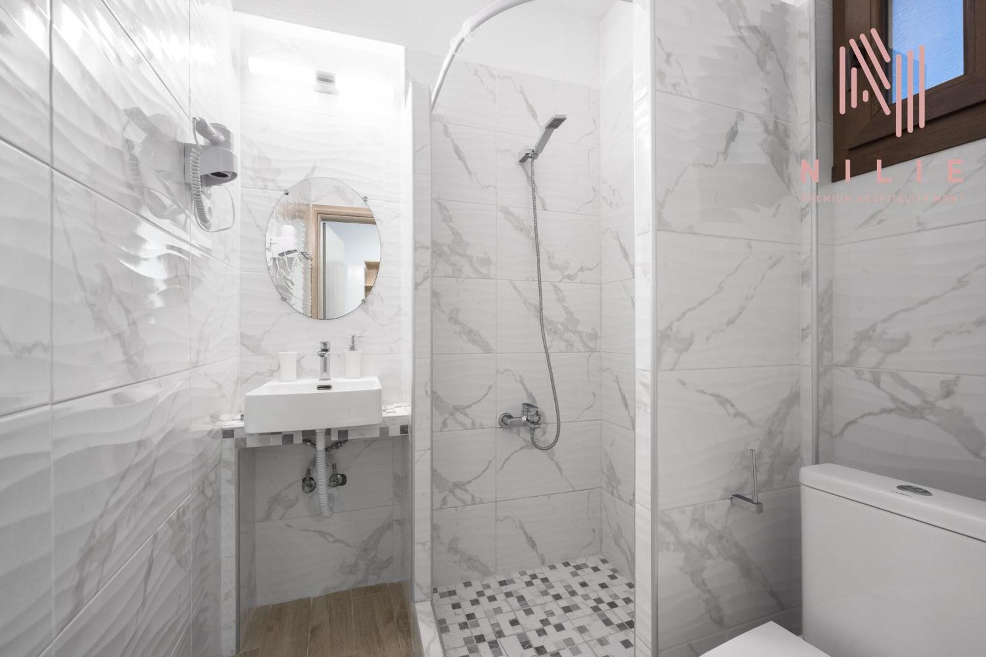 Azur Residences, Nilie Hospitality Mgmt Appartement